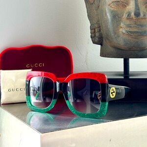 Sunglasses Gucci. Authentic 100%.